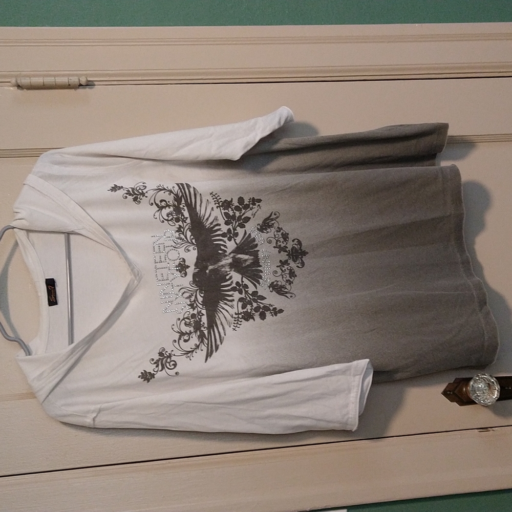 Hooded, lightweight Tee